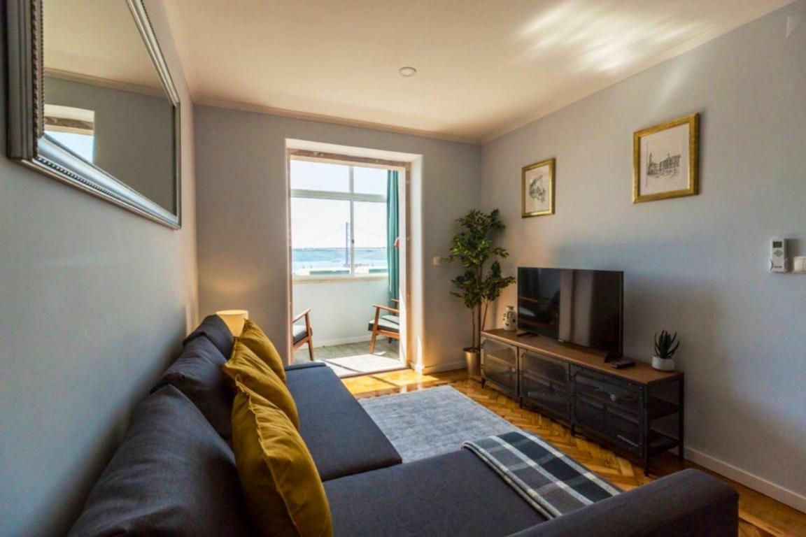 Ola Lisbon - Lapa I Apartment Bagian luar foto